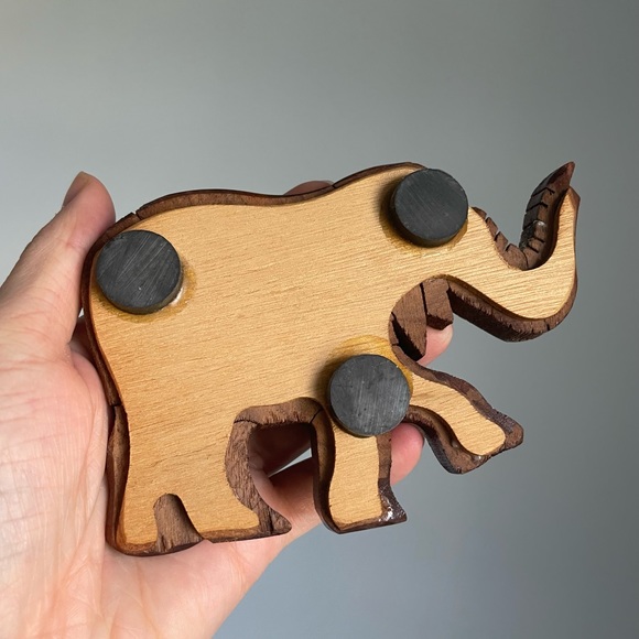Vintage Wooden Elephant Magnet - Picture 4 of 7